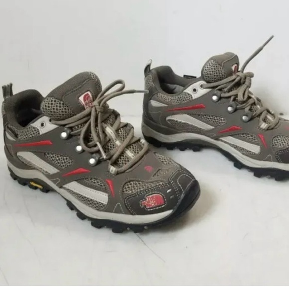 The North Face Women’s Hedgehog GTX Hiking Shoes - Gray With Pink Highli… - Picture 3 of 8